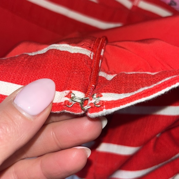 Banana Republic Skirt Back Zip Midi Striped Red, Size 6 - Picture 5 of 8